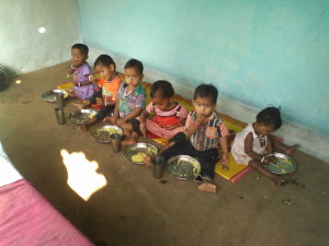 Phulwari kids eating